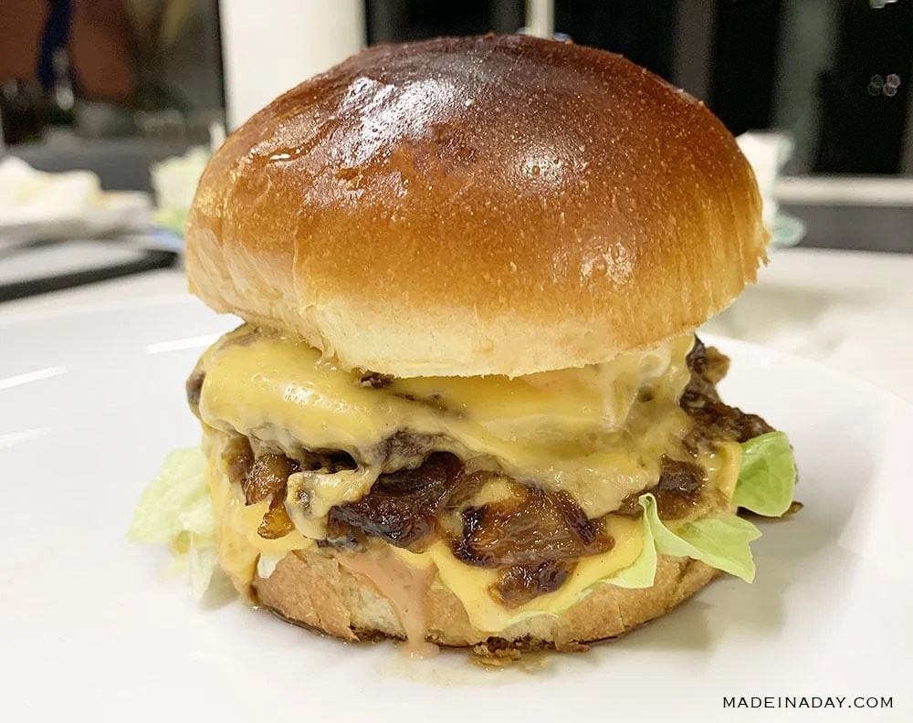 In N Out Cheeseburger