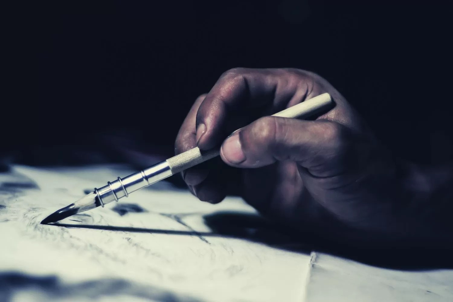 Why is Charcoal a Limited Drawing Medium?