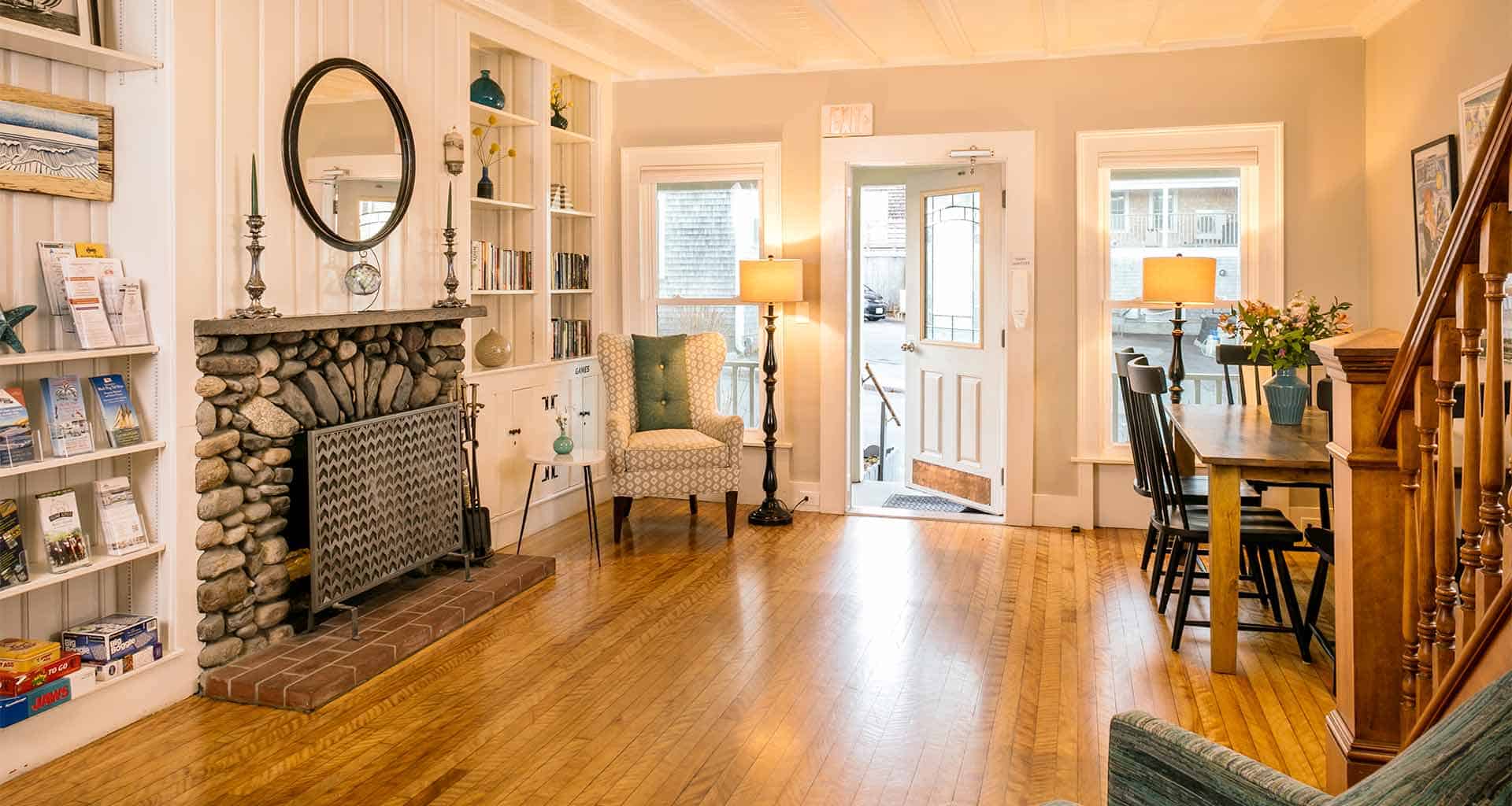 Oak Bluffs Hotels • Hotel Martha's Vineyard • Martha's Vineyard Places