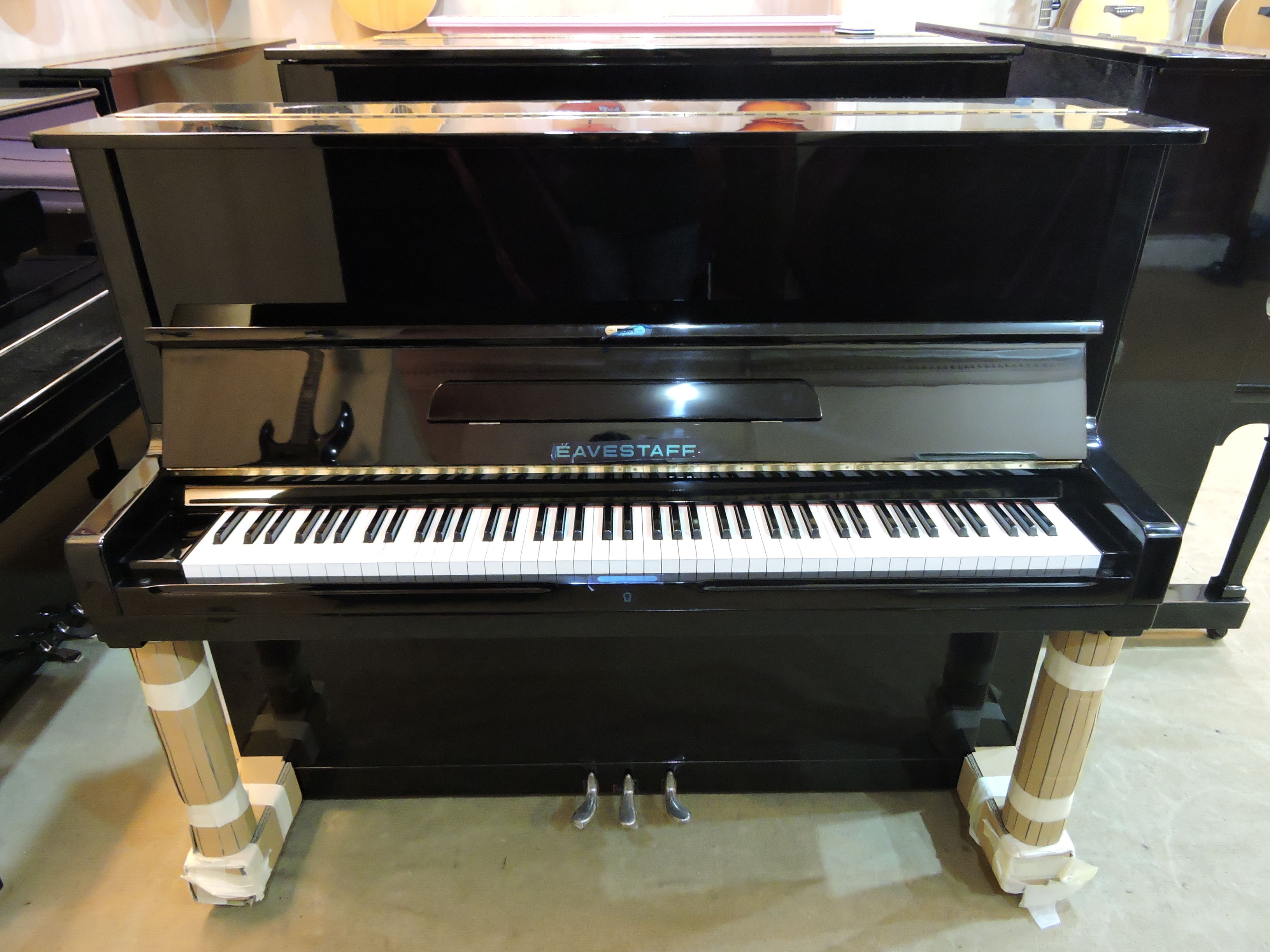 Acoustic Upright Piano EAVESTAFF 200 Madison