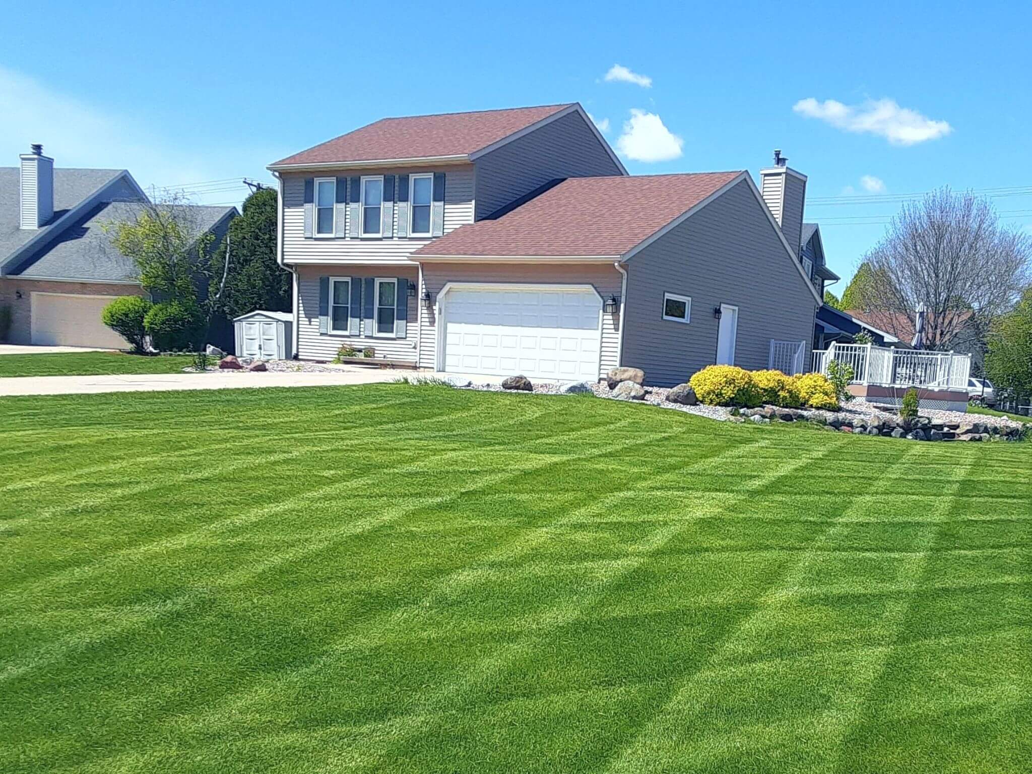 Madison, Wi Lawn Care & Mowing Service Eco & Electric