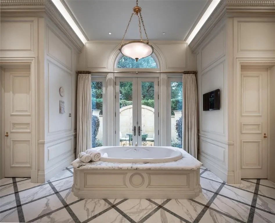 Luxurious Estate on Carnarvon Drive 36 Million Masterpiece Mad