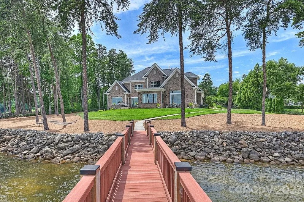 Experience Lakeside Luxury at Mooresville, North Carolina Mad Mansions