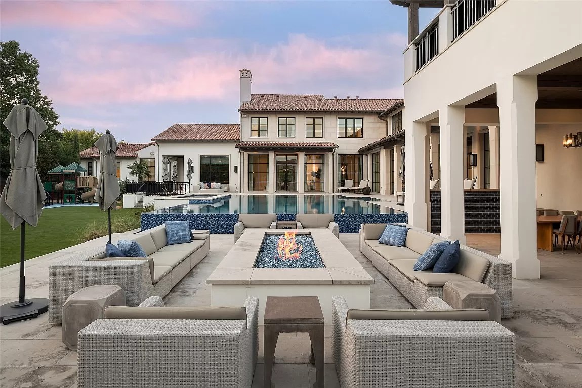 Captivating Luxury Living Exploring the Magnificent Estate at 5038