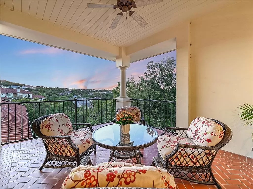 Unveiling the Gem A Luxurious Retreat in Austin's Davenport Ranch