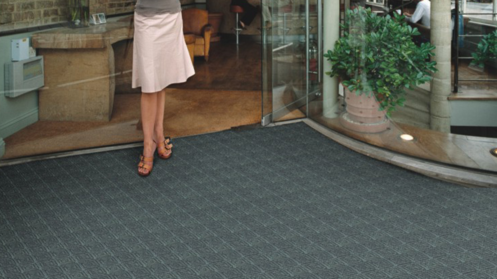 How To Know The Difference Between Recessed Mats, Aluminum Floor Mats