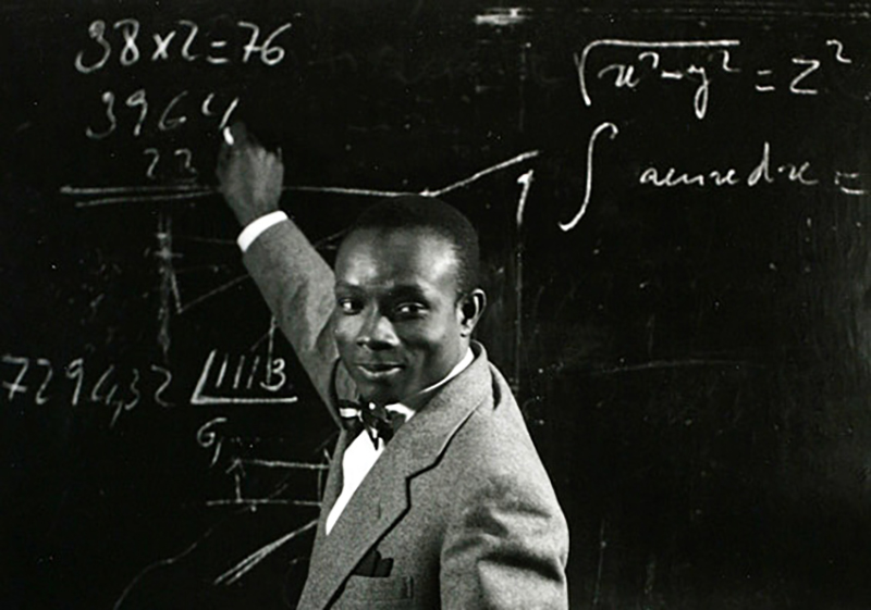 The story behind the 1950s photo of a Black teacher in Madrid MNF