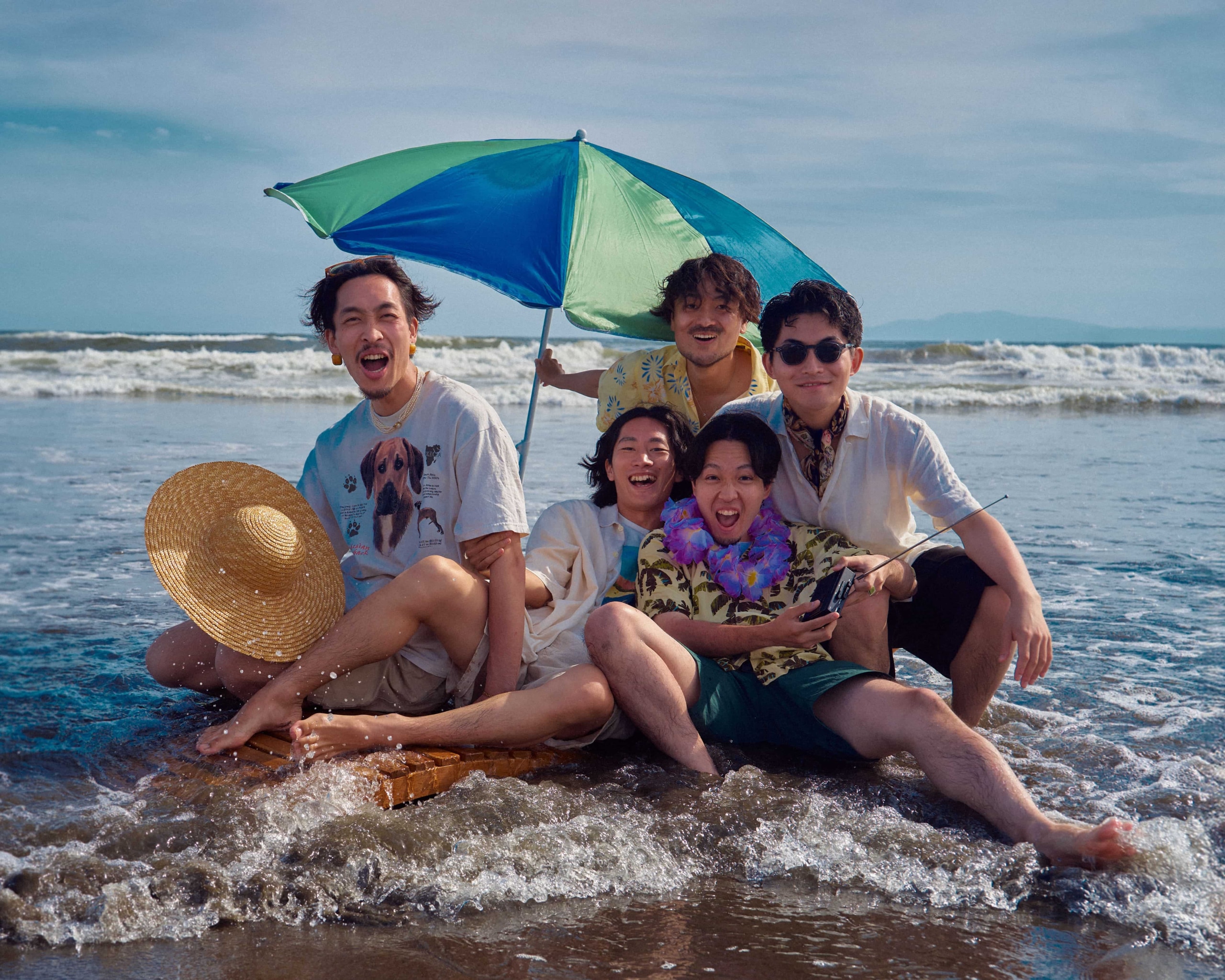 Cosmic Mauve、集大成的な1stフルアルバム『Summer Brings You Good』をリリース