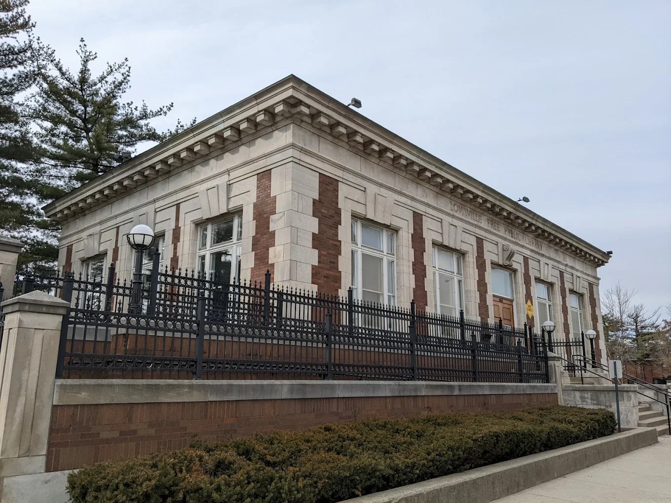 The Untold Story of Prince’s 12,000 Gift to a Historic Louisville(04)