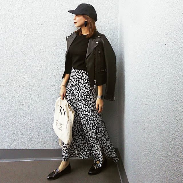 広がりすぎないシルエットが旬 ロングフレアスカートはフェミニン重視で選びたい Cbk Magazine