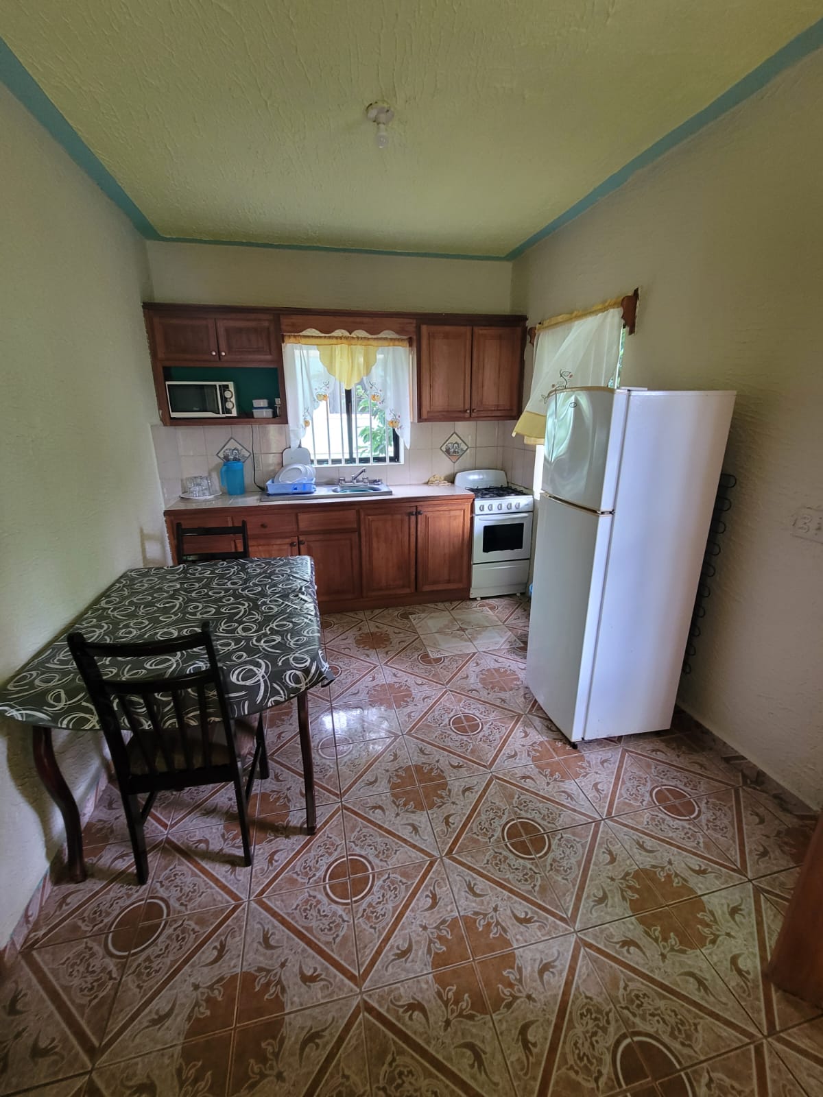 Magda Apartments Roatan Honduras