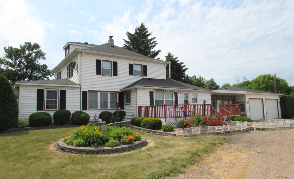 Land & Real Estate Auction near Olivia, MN Mages Land Company