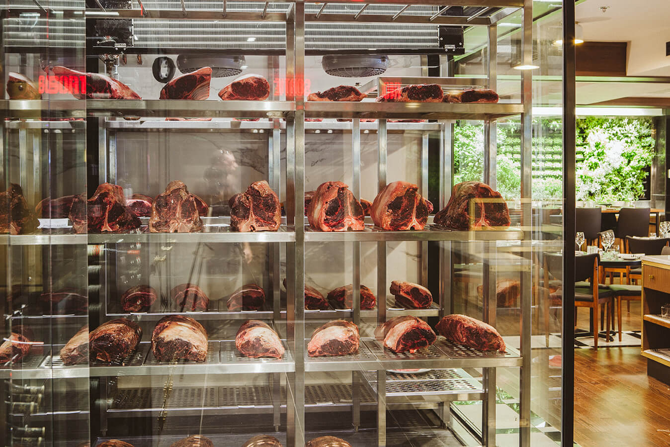 Steakhouse Montréal Restaurant Maggie Oakes