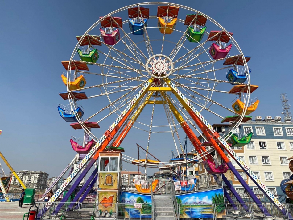 Attraction Grande roue Magic Park Land