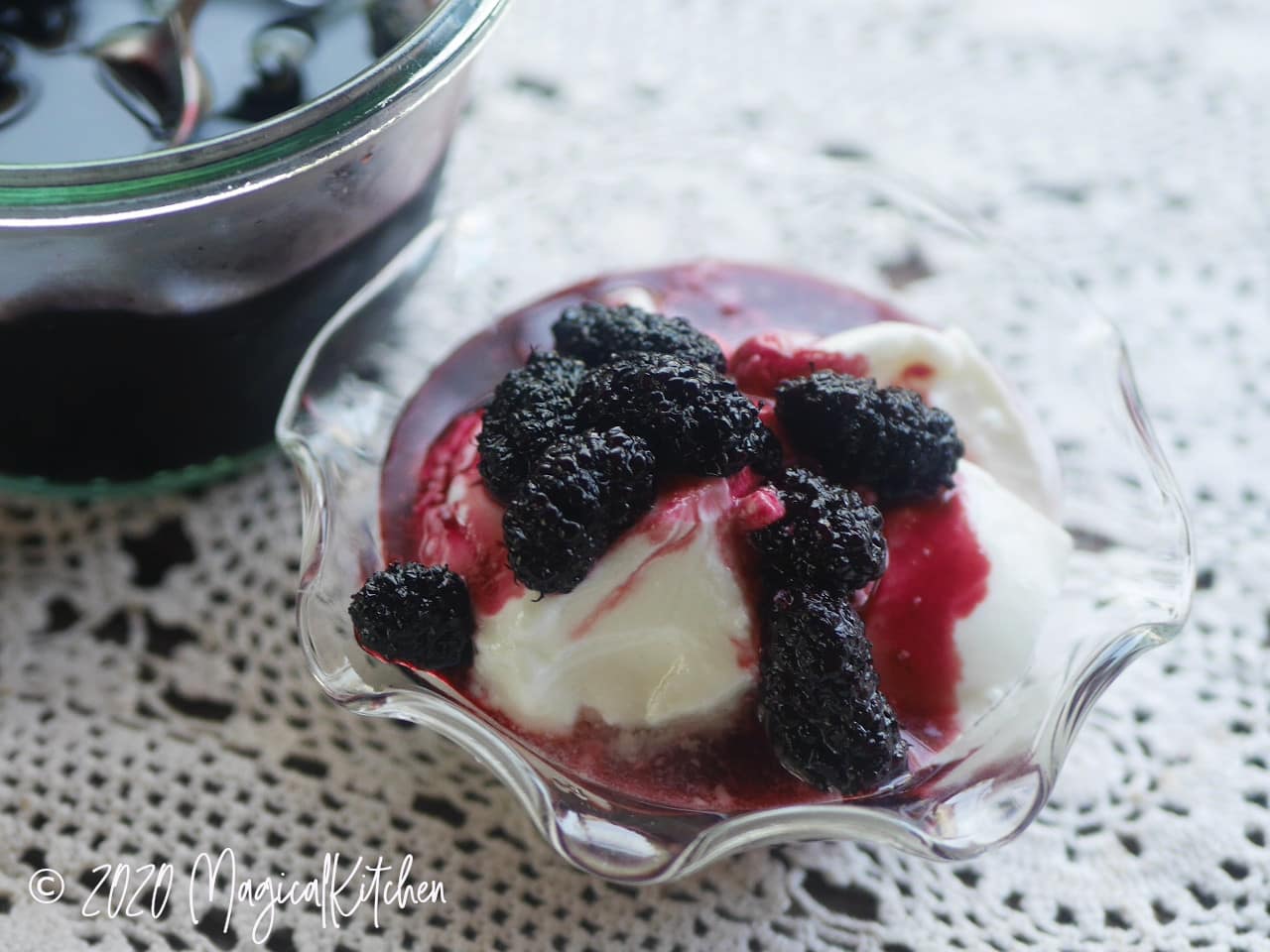 マルベリー(桑の実)のジャム レシピ・作り方 By メイジートゥー 【クックパッド】 簡単おいしいみんなのレシピが366万品 レンジでサッと煮る桑の実のコンポート（マルベリーコンポート） | マジカルキッチン