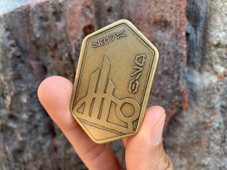 The Best Gift in Star Wars Galaxy's Edge Is Free! Magic Guidebooks