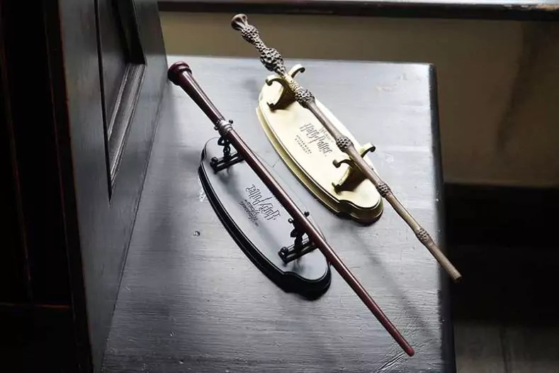 How Much do Wands Cost at Universal Studios Orlando [Price, Locations]
