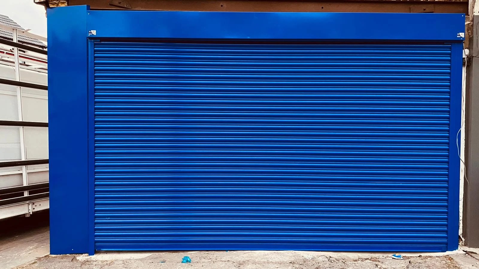Front Shop and Shutter Magic Of Arts