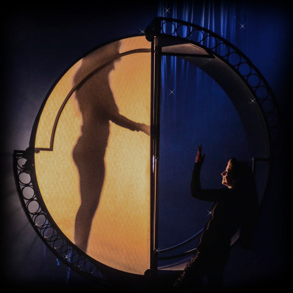 Magique Magic & Illusion Shows and Circus speciality entertainment.