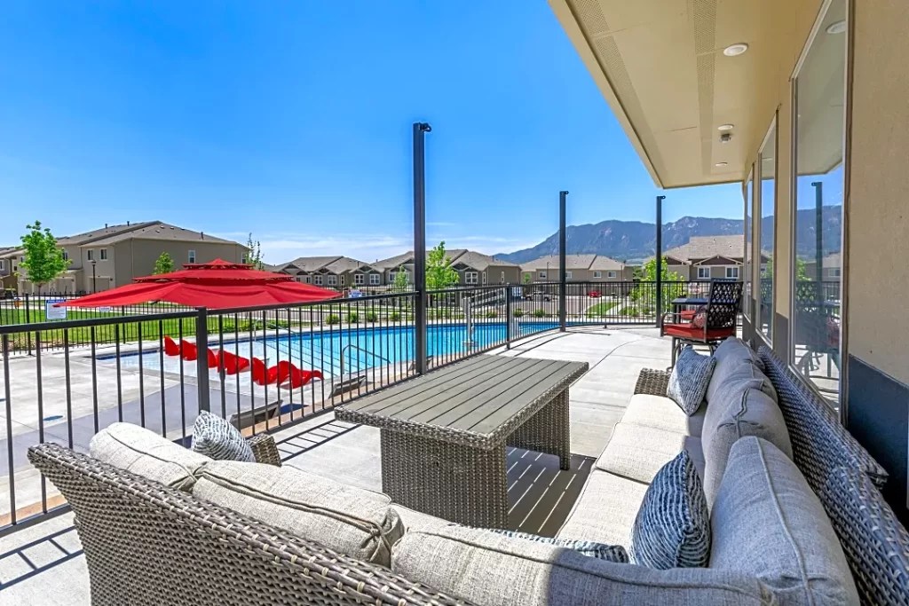 Polaris Apartments Magnum Electric