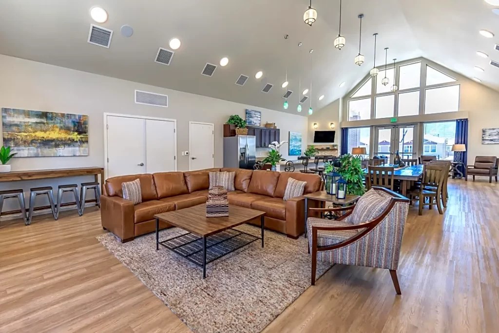 Polaris Apartments Magnum Electric