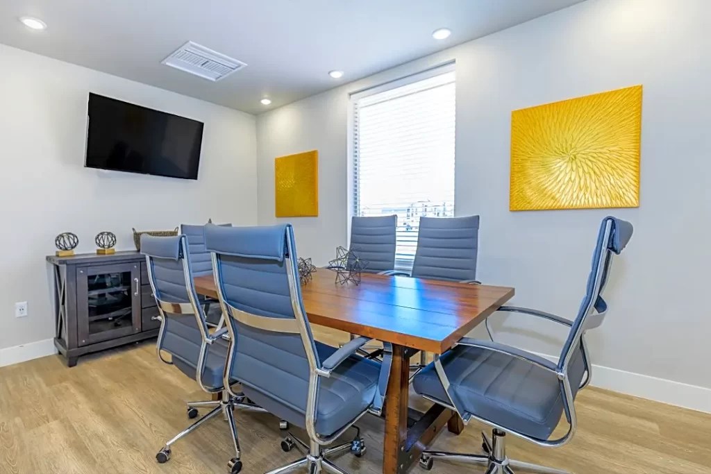 Polaris Apartments Magnum Electric