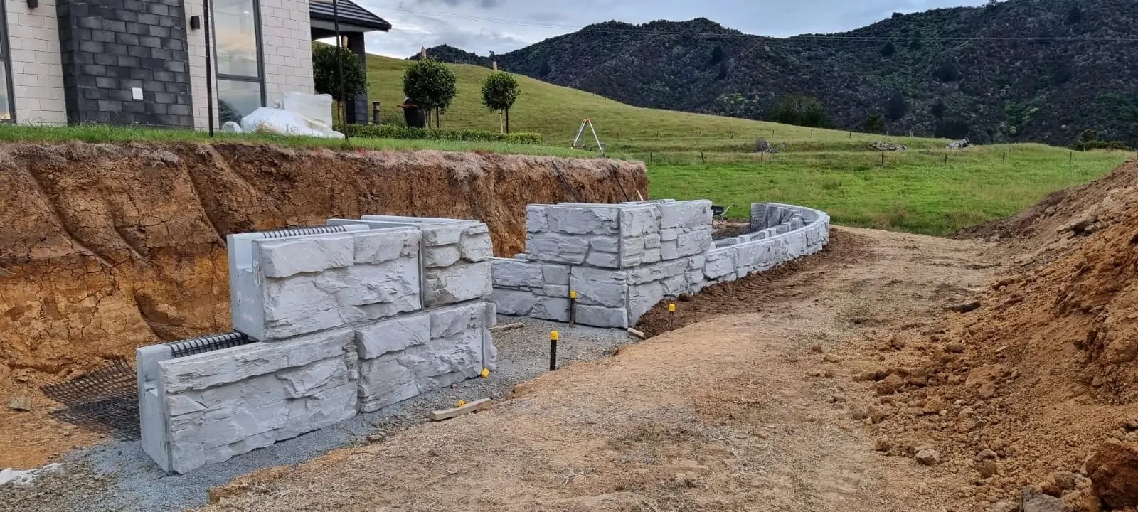 Retaining Wall Outside Corners Gallery MagnumStone®