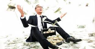 من هو اغنى رجل بالعالم 2025