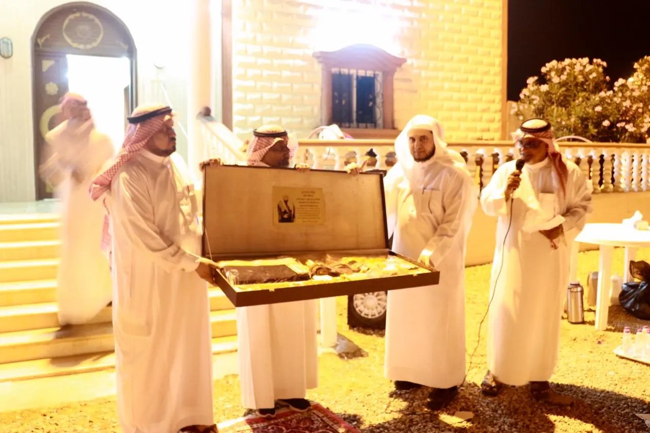 ال جلالة وش يرجعون