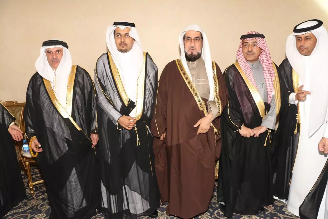 ال زايد وش يرجعون