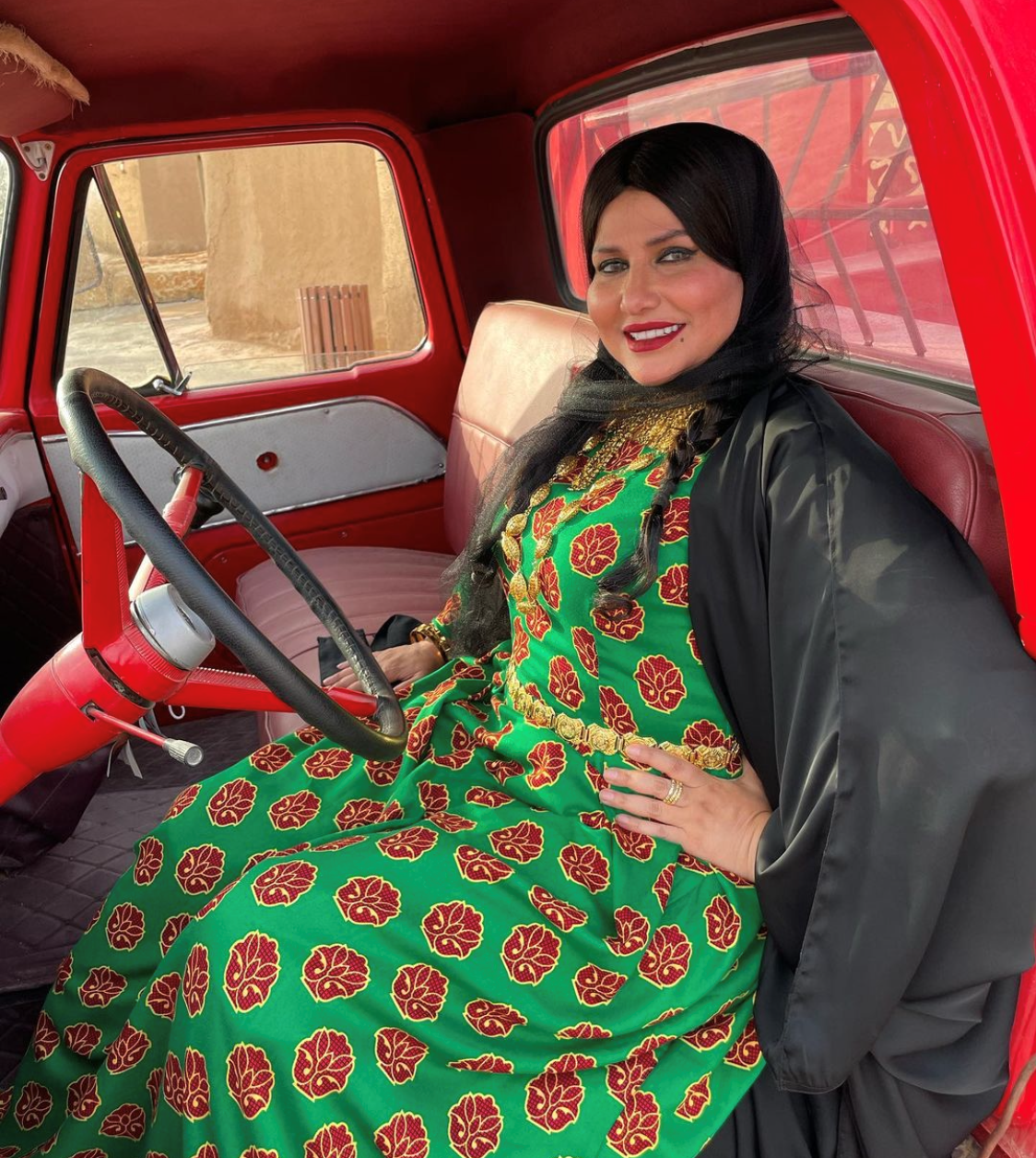 كم عمر عهود السامر.