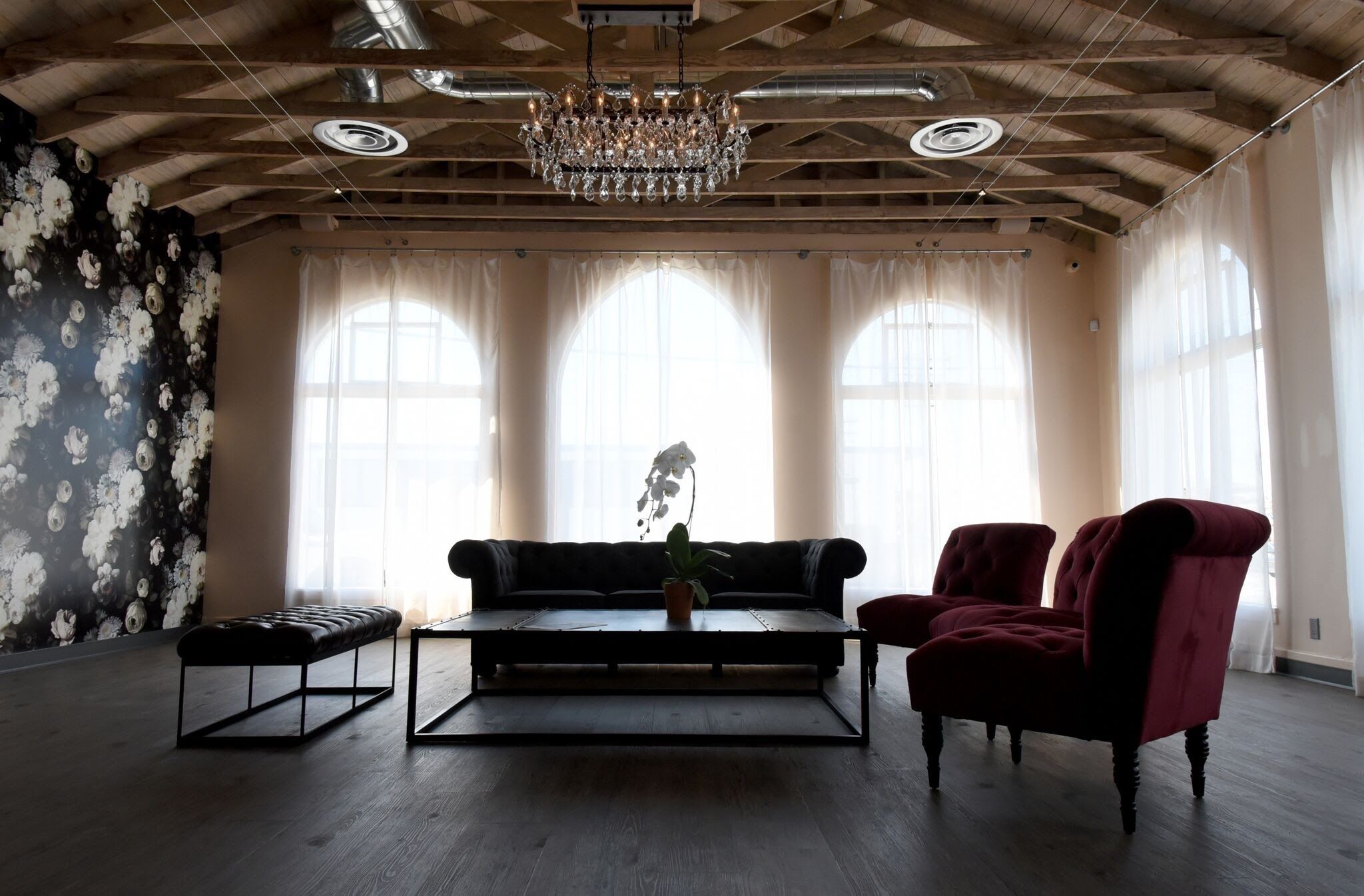 Lobby2 Mahoney & Associates Commercial Real Estate