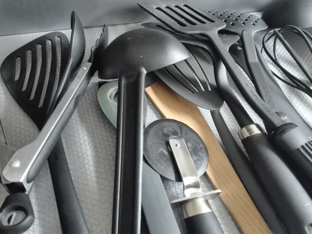 10 Things In Your Home That You Should Get Rid Of Kitchen Edition