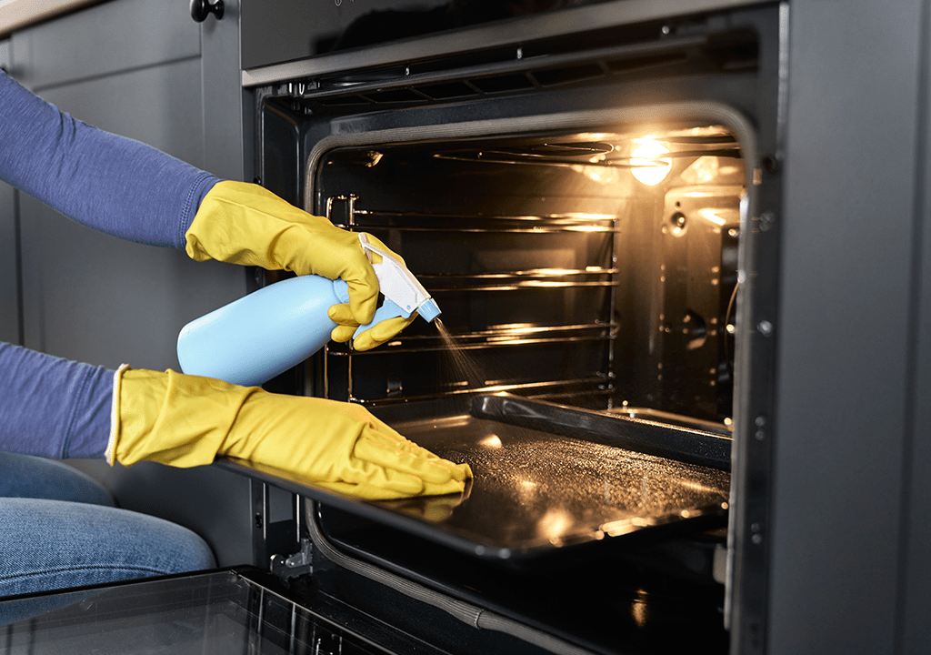 How to Clean an Oven Easily? MaidsPrime