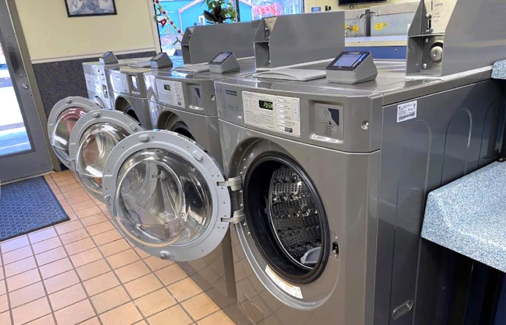Self Serve Laundry Maine Street Laundromats Maine