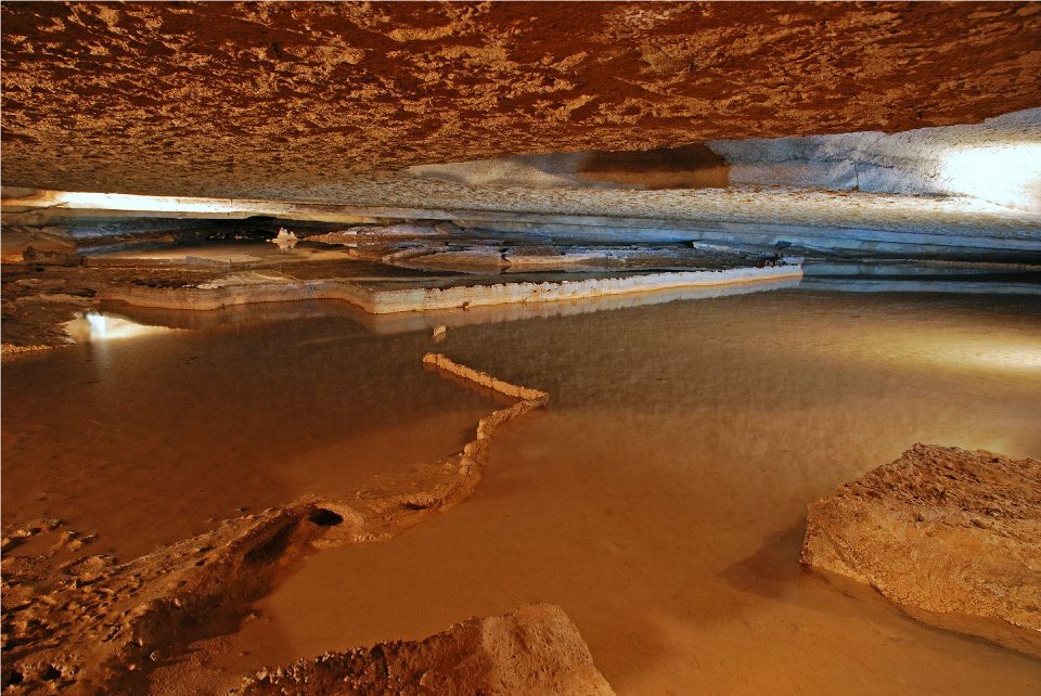 This Amazing Cave Is A Little Known Gem In The Ozark Region