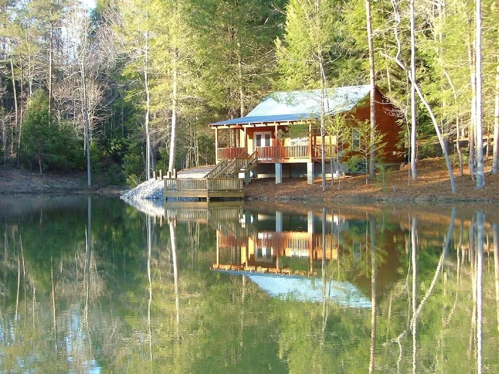 This Lakeside Cabin Is The Perfect Place To GetAway From It All Mainstream Adventures