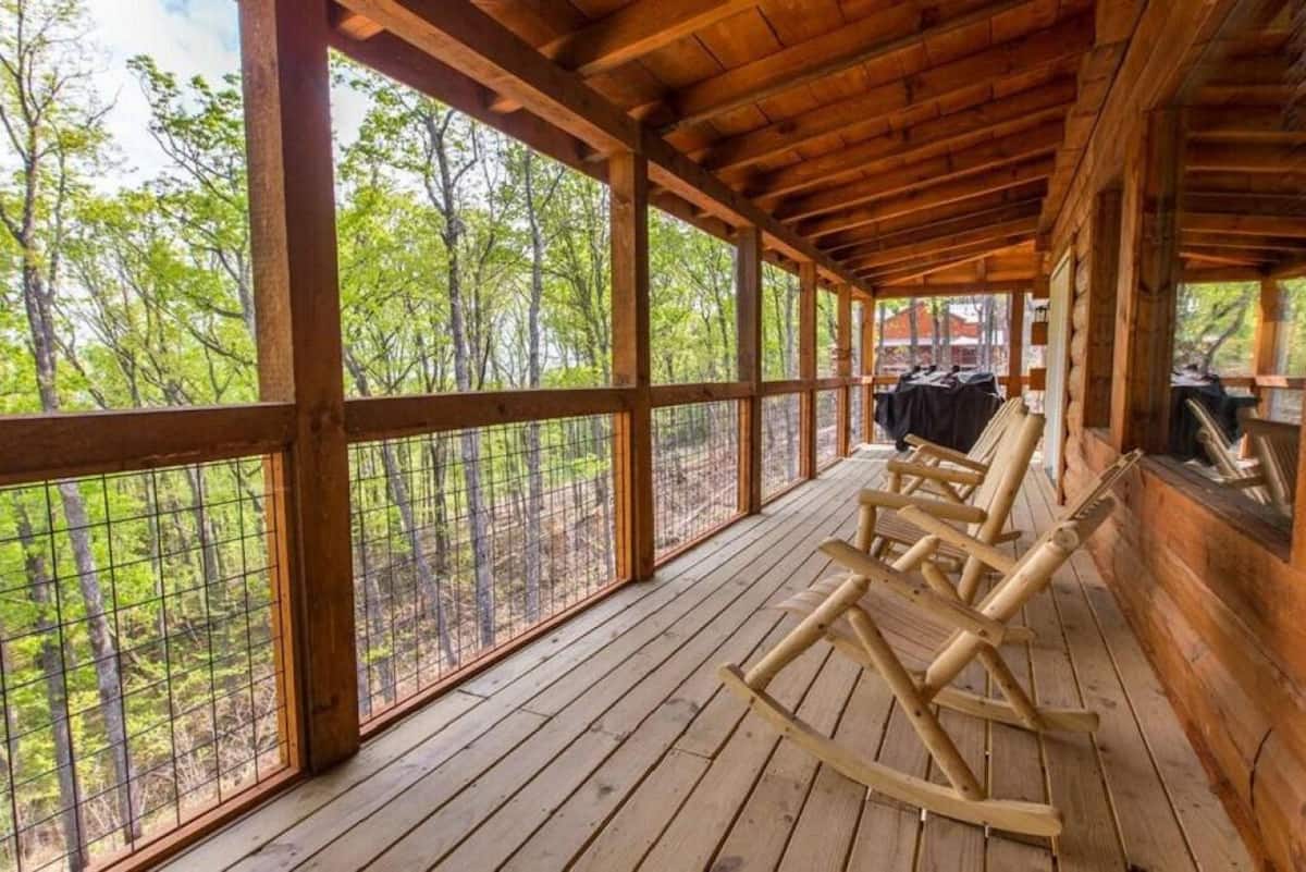 This Tennessee Mountain Vacation Home Has Its Own Indoor Pool And Game