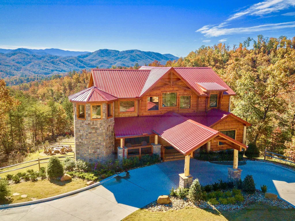 This Tennessee Mountain Home Is So Big You Can Fit The ENTIRE Family