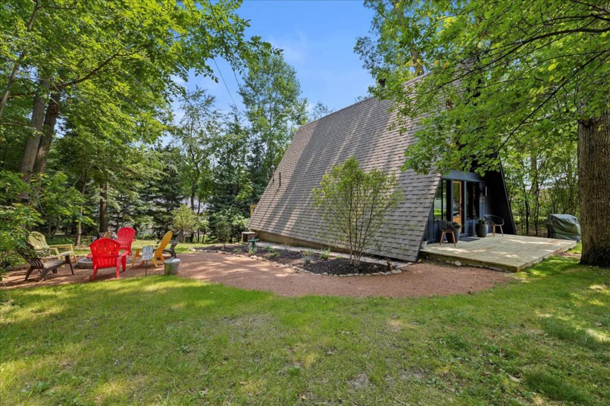 This AFrame Cabin Is The Perfect Place For A Romantic GetAway Mainstream Adventures