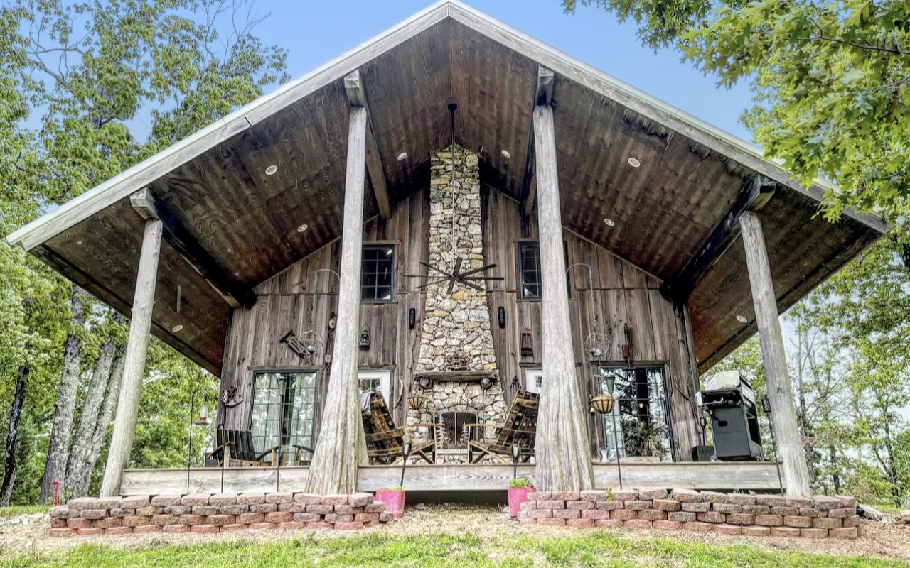 This Vacation Home Is A Little Slice Of Paradise Overlooking The 11 Point River Mainstream