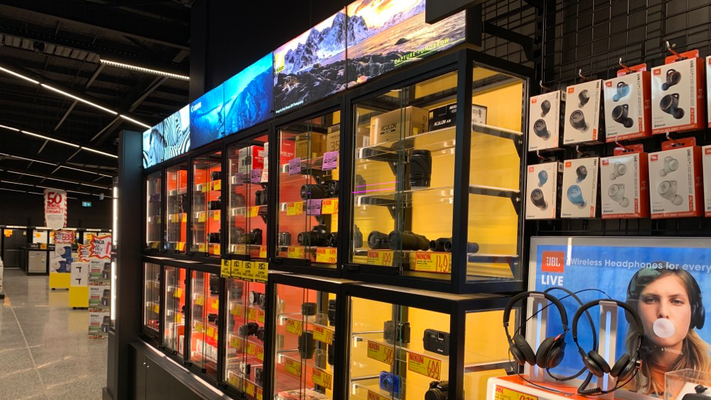 JB HiFi Signage Major Media