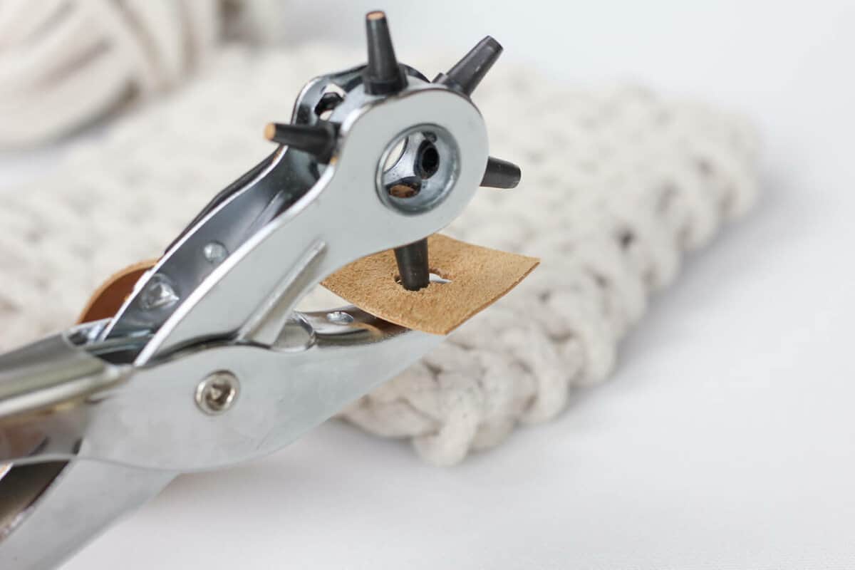 Clothesline Trivet Free Modern Crochet Pattern Using Rope