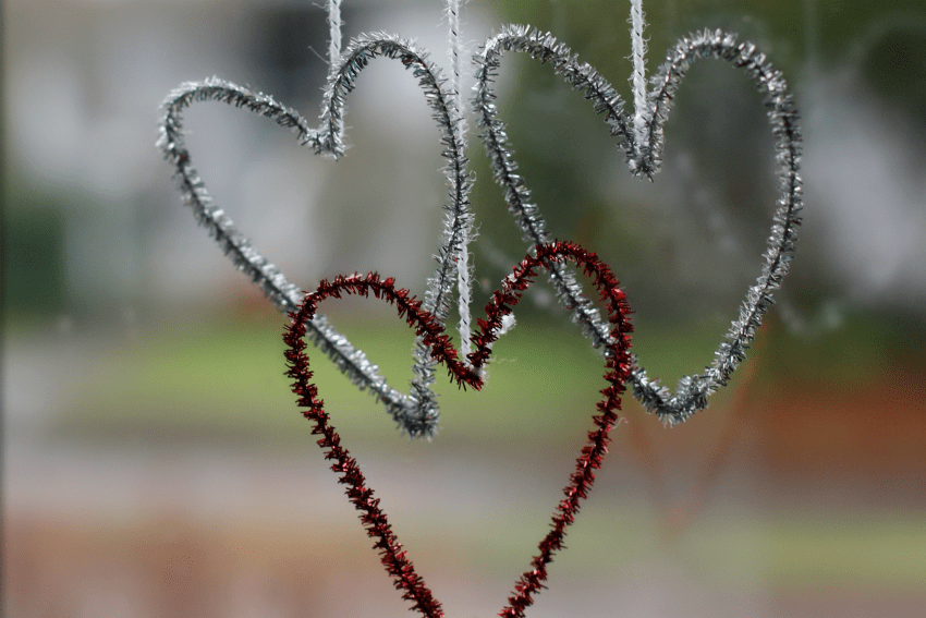 Make Valentines Easy with these 5 Pipe Cleaner Hearts Make and Takes