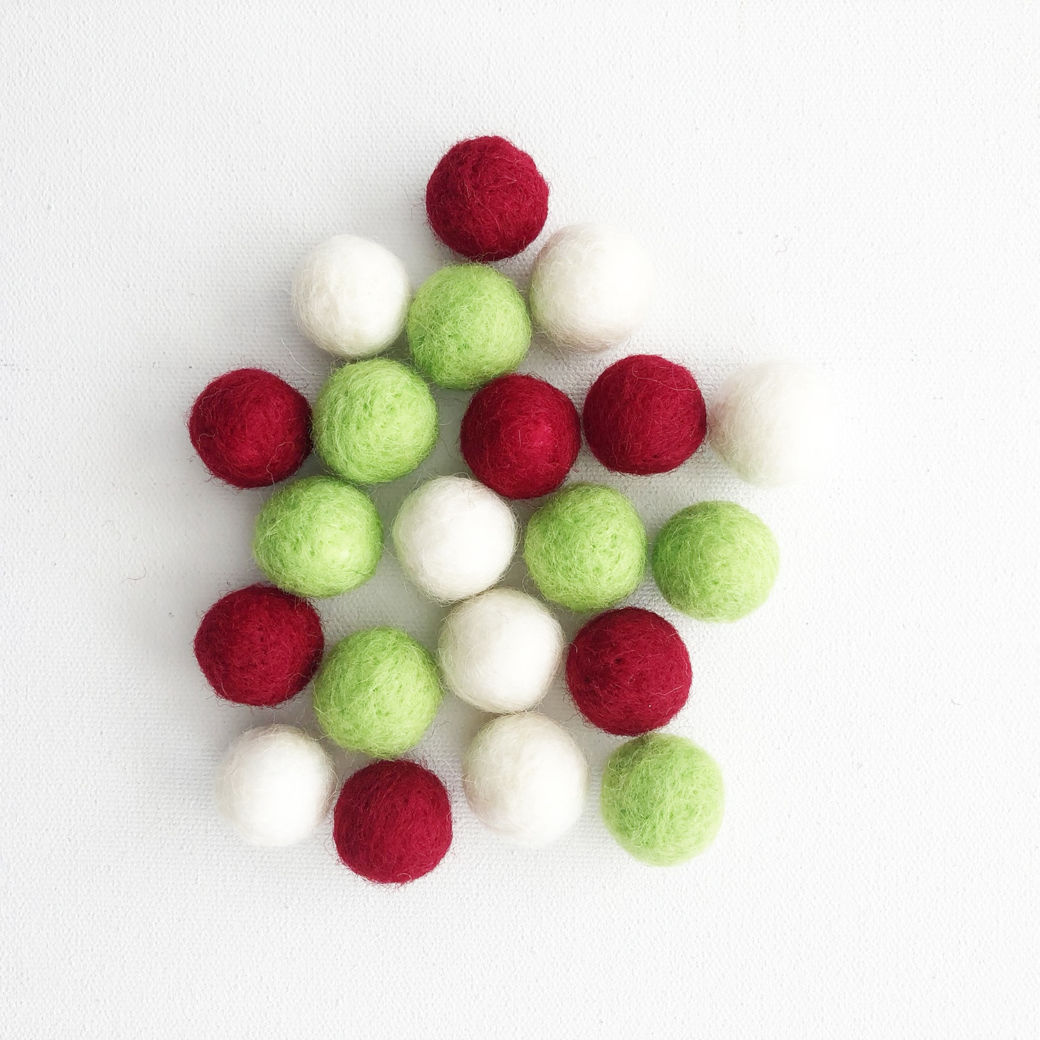 The Elf Felt Ball Banner Make a Pretty Life