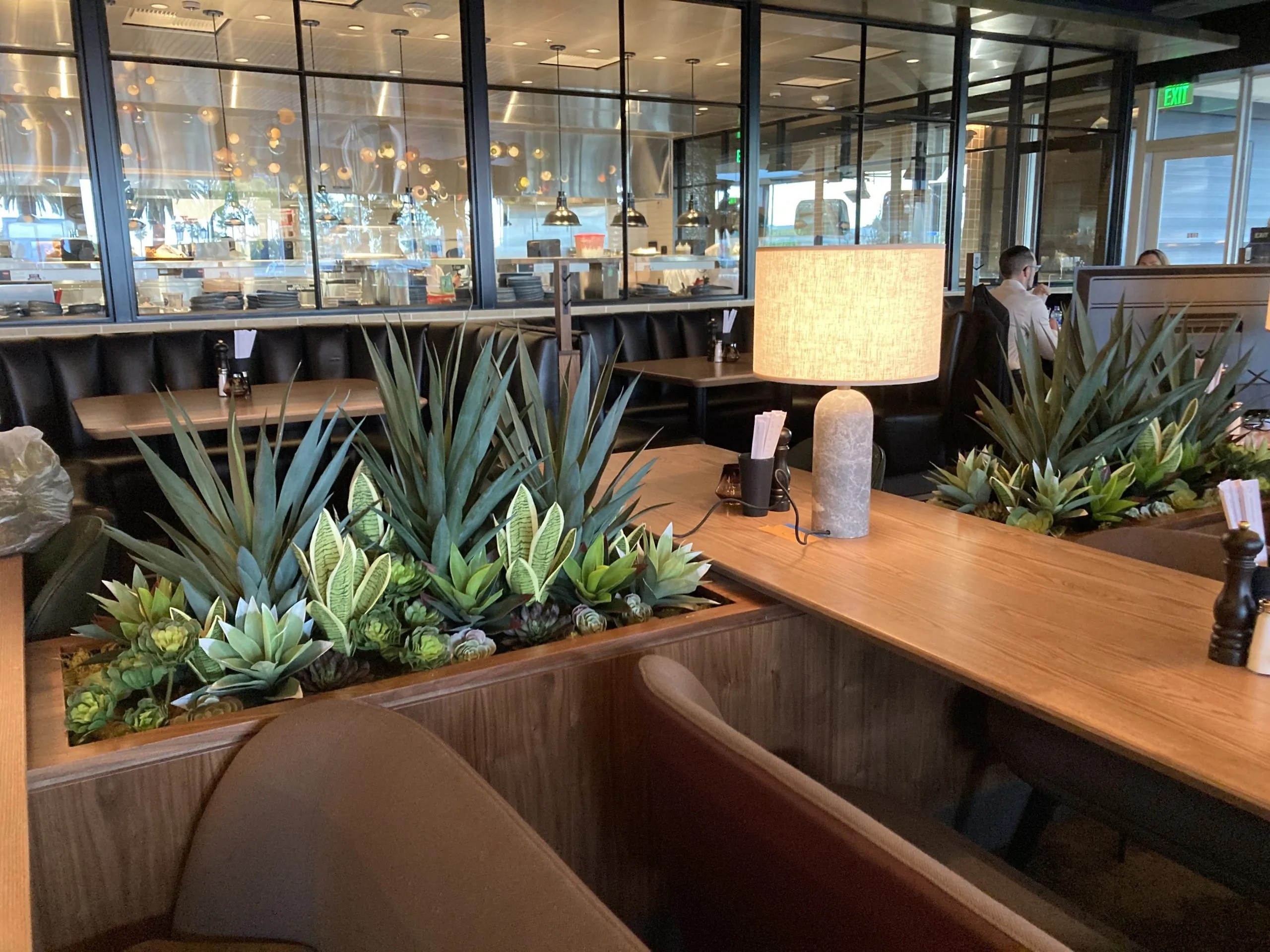 JOEY’S RESTAURANT, NEWPORT BEACH, CA Make BeLeaves