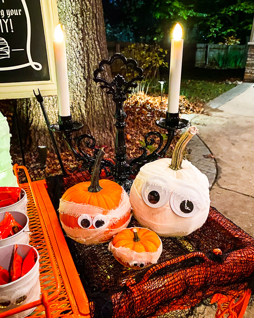 Instead of a candy chute, a Halloween table idea that's safe and adorable!