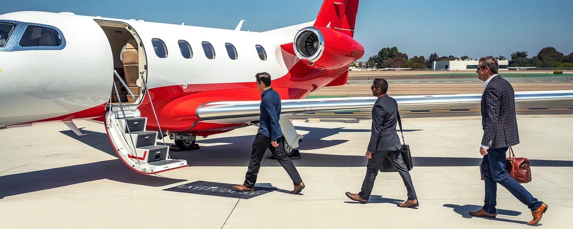 Flight by private jet to the UAE from anywhere in the world Make