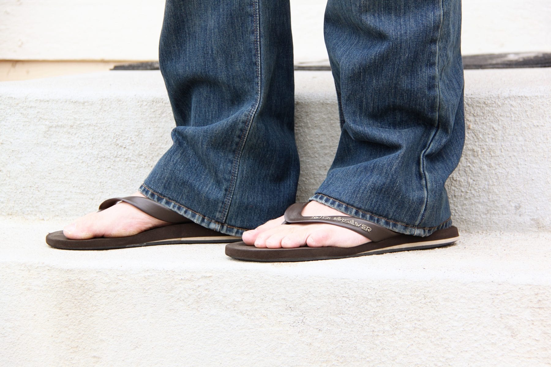 How to Cut Jeans to Alter / Shorten the Length Keep Identical Hem