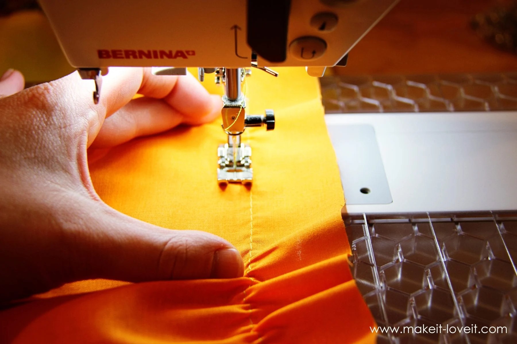 Sewing Tips How to do Shirring / Smocking With Elastic Thread (Machine
